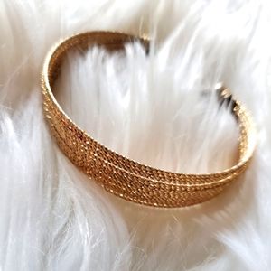 Gold (faux) bangle bracelet 💛